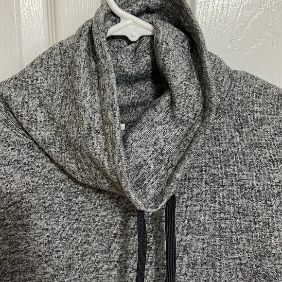 Grey sweatshirt - Picture 2 of 3